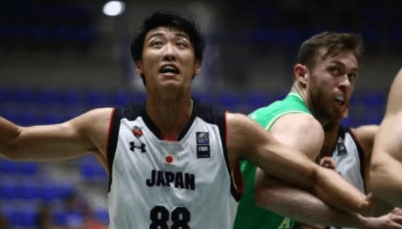 费尔明用一个词汇形容队友：费兰“鲨鱼”、佩德里“魔术”（费尔明一词评队友：费兰“鲨鱼”、佩德里“魔术”）