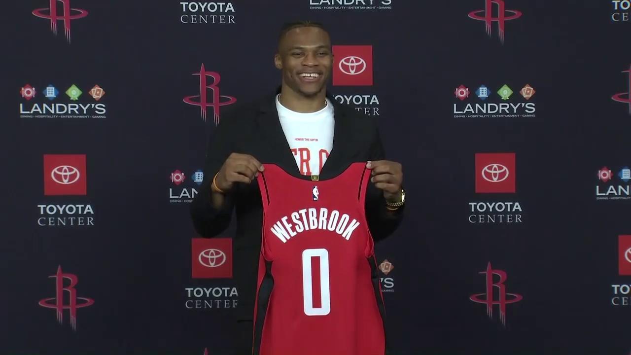 世体：巴萨引援名单已有多名后卫，奥塔门迪与德弗莱等人在列（世体：巴萨后防引援人选众多，奥塔门迪与德弗莱等在列）