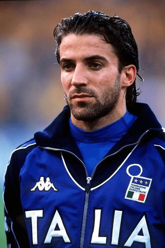 科里纳：正提议世界杯中VAR扩宽应用，复核角球+介入两黄判罚（科里纳：推动世界杯扩大VAR应用，复核角球并介入两黄判罚）