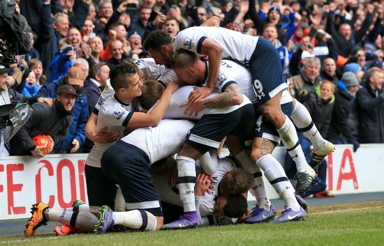 高清：英超利物浦1-1 萨拉赫替补登场维尔茨造乌龙（高清：英超利物浦1-1战平 萨拉赫替补出场维尔茨制造乌龙）