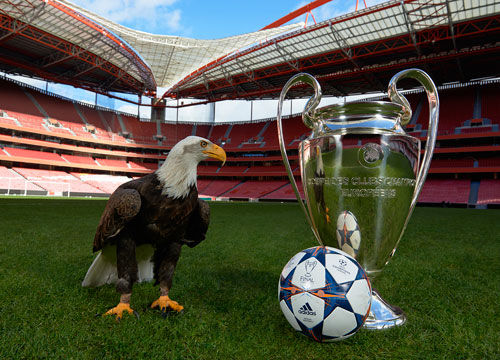 安德烈·莫拉坚称塞梅尼奥“致力于”伯恩茅斯为曼联做准备（安德烈·莫拉强调塞梅尼奥全情投入，伯恩茅斯正备战曼联）